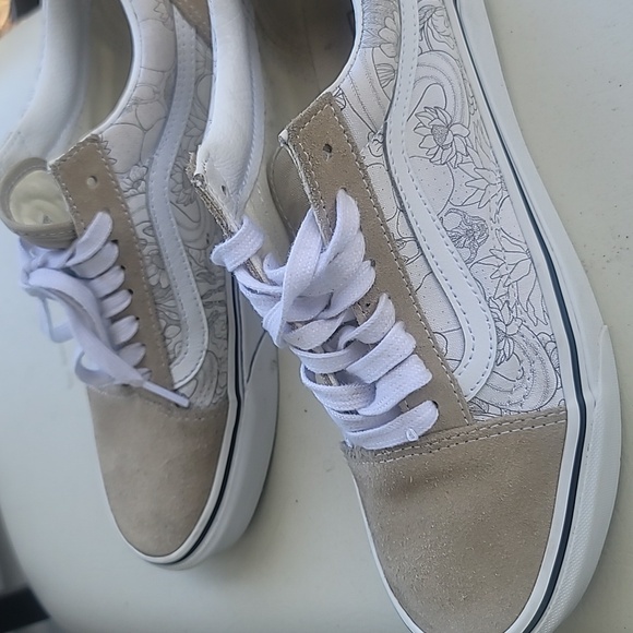 Vans Other - Vans Old Skool Sneakers Men's 8 Women's 9.5 Skate Shoes White Tan Floral Suede